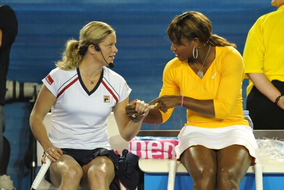 Kim Clijsters et Serena Williams au match de charité en faveur des victimes de Haïti, à Melbourne le 17 janvier 2010 !