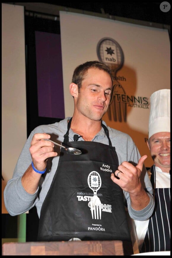 Andy Roddick derrière derrière les fourneaux pour les enfants malades, à Melbourne le 15 janvier 2010 !