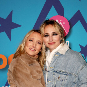 Audrey Lamy et Chloé Jouannet - Photocall de la soirée lors de la 25ème édition du Festival international du film de comédie de l'Alpe d'Huez le 20 janvier 2022 © Dominique Jacovides / Bestimage