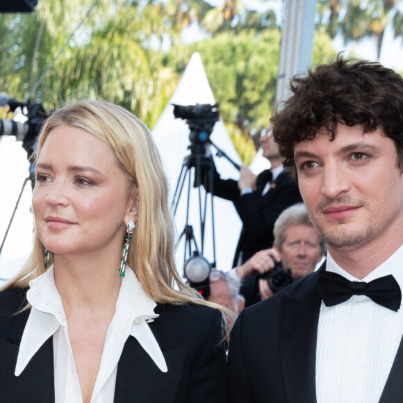 Virginie Efira et son compagnon Niels Schneider - Montée des marches du film "Hors Normes" pour la clôture du 72ème Festival International du Film de Cannes. Le 25 mai 2019 © Borde / Bestimage 