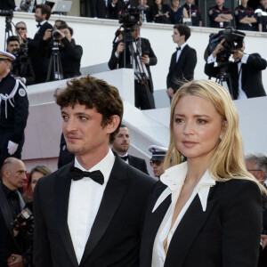 Niels Schneider et sa compagne Virginie Efira - Montée des marches du film "Hors Normes" pour la clôture du 72ème Festival International du Film de Cannes. Le 25 mai 2019 © Jacovides-Moreau / Bestimage 