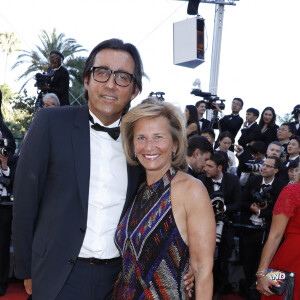 Iris Knobloch (présidente de Warner France) et son compagnon François Bréavoine - Montée des marches du film "Les Fantômes d'Ismaël" lors de la cérémonie d'ouverture du 70ème Festival International du Film de Cannes. Le 17 mai 2017 © Borde-Jacovides-Moreau/Bestimage  Red carpet for the movie "Ismael's Ghosts" (Les Fantomes d'Ismael) during opening ceremony of the 70th Cannes International Film festival. On may 17th 2017 