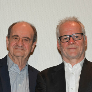 Semi-exclusif - Pierre Lescure, président du festival de Cannes et Thierry Frémaux, délégué général du festival de Cannes - Conférence de presse portant sur le nouveau partenariat média exclusif entre le Festival de Cannes et les médias France Télévisions et Brut au restaurant Silencio des Prés à Paris, France, le 17 mars 2022. © Coadic Guirec/Bestimage  Press conference about Cannes festival media partners at the Silencio des Prés restaurant in Paris, France, on March 17, 2022. 