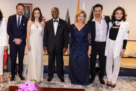 Exclusif - Samuel Le Bihan, Aure Autika, Alassane Ouattara, Dominique Ouattara, Tomer Sisley et sa femme Sandra Sisley - Dîner gala de l'association "Children of Africa" à Abidjan, le 11 mars 2022. © Olivier Borde / Bestimage