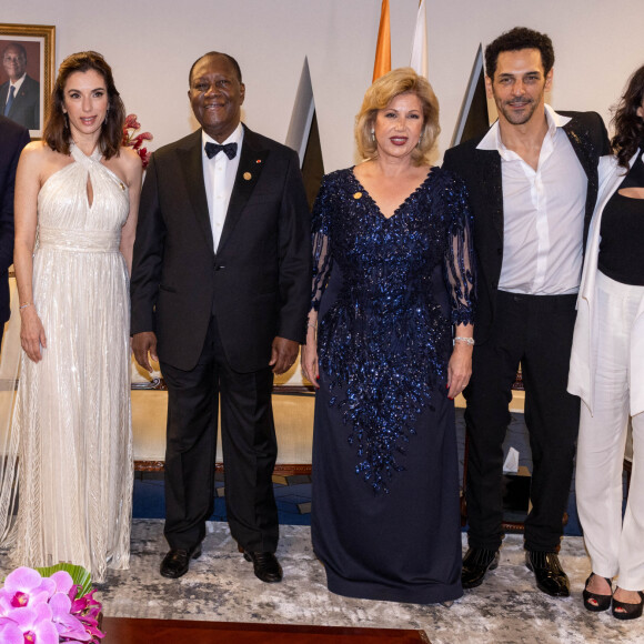 Exclusif - Samuel Le Bihan, Aure Autika, Alassane Ouattara, Dominique Ouattara, Tomer Sisley et sa femme Sandra Sisley - Dîner gala de l'association "Children of Africa" à Abidjan, le 11 mars 2022. © Olivier Borde / Bestimage