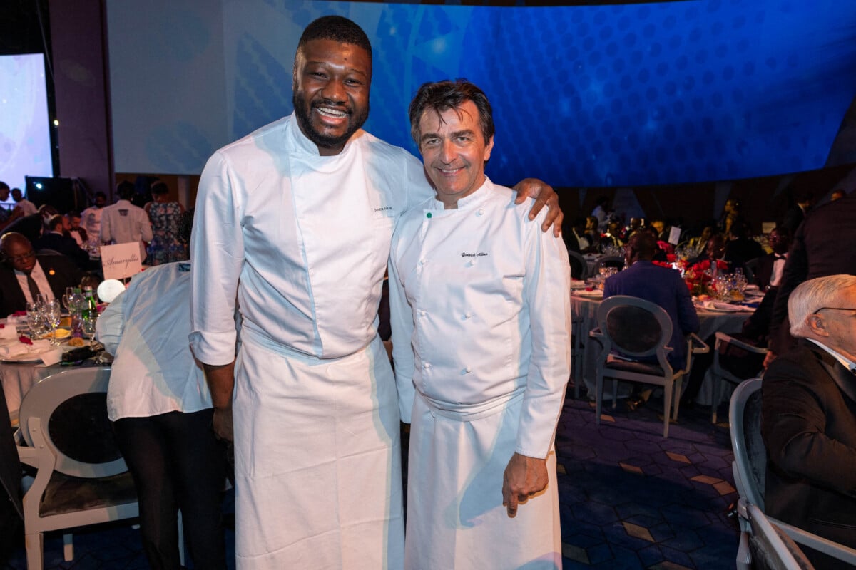 Photo Exclusif Le chef 3 étoiles Yannick Alleno et le chef Junior