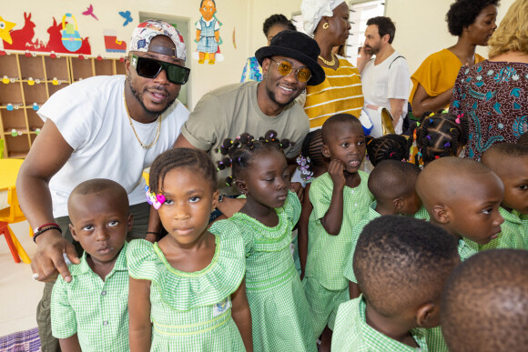 Exclusif - Le groupe Toofan - Visite du groupe scolaire d'excellence Children of Africa d'Abobo à Abidjan. Le 11 mars 2022. © Olivier Borde / Bestimage