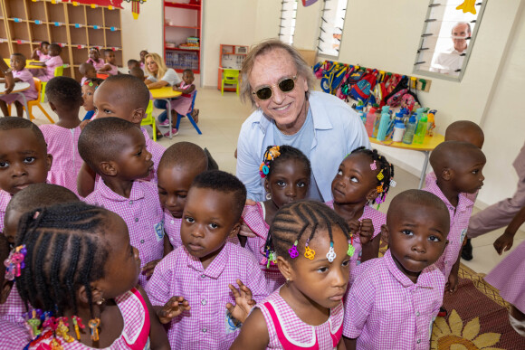 Exclusif - Alexandre Arcady - Visite du groupe scolaire d'excellence Children of Africa d'Abobo à Abidjan. Le 11 mars 2022. © Olivier Borde / Bestimage