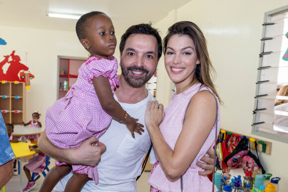 Exclusif - Kamel Ouali ert iris Mittenaere - Visite du groupe scolaire d'excellence Children of Africa d'Abobo à Abidjan. Le 11 mars 2022. © Olivier Borde / Bestimage