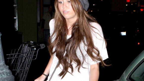Miley Cyrus : petit détour par le salon de beauté... C'est bon pour le moral !