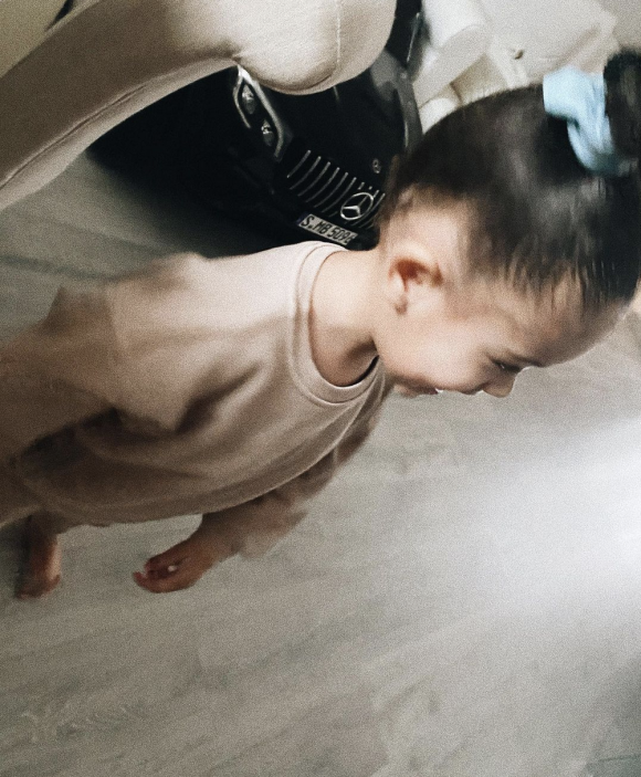 Anaïs Camizuli dévoile une nouvelle photo de sa fille Kessi - Instagram