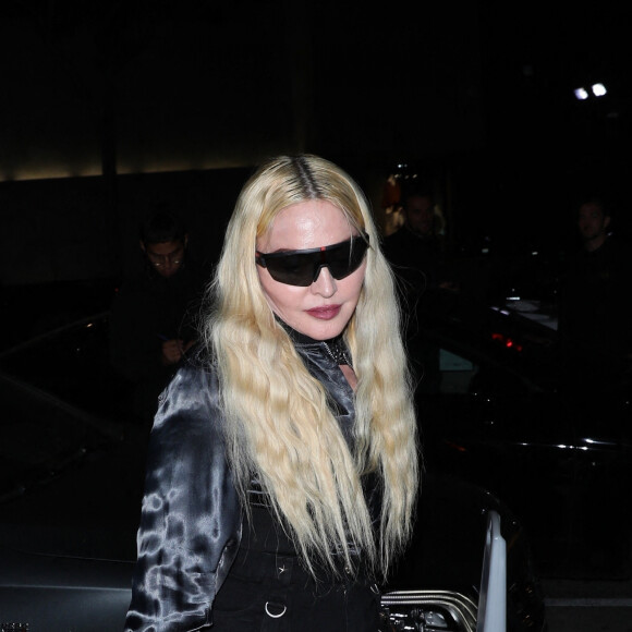 Exclusif - Madonna a dîné avec un ami au restaurant Craig's à West Hollywood, le 17 mars 2022.