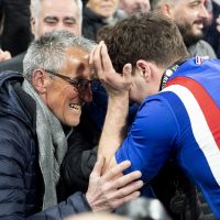 Antoine Dupont en larmes au Stade de France : l'émotion en famille pour le jeune champion