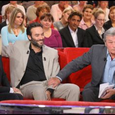 Anthony Delon, Alain Delon et Mireille Darc dans l'émission "Vivement dimanche" en 2008. © Guillaume Gaffiot/bestimage