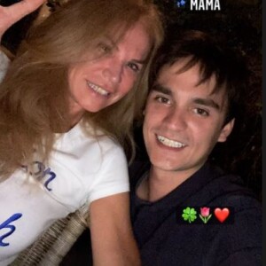Alain-Fabien a partagé ce selfie de lui avec sa mère Rosalie sur Instagram pour l'anniversaire de celle-ci.