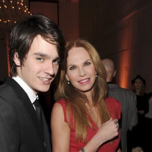 Alain-Fabien Delon et sa mère Rosalie van Breemen - Vernissage de l'exposition "A personal touch" dans le showroom Hugo Boss à Berlin en Allemagne, le 5 février 2014.