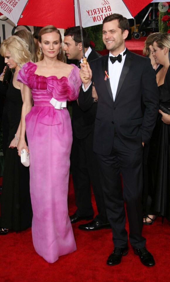 La star de Fringe et celle d'Inglorious Basterds, l'un des plus beau CV de la soirée, pour Dianne Kruger et Joshua Jackson à la remise des Golden Globes à Los Angeles, le 17 janvier 2010 !