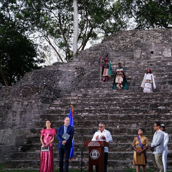 Le prince William et sa femme Kate Middleton lors d'une réception spéciale dans les ruines mayas de Cahal Pech à San Ignacio, au Belize, organisée par Froyla Tzalam, le 21 mars 2022. 