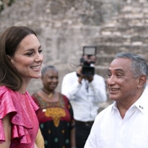 Le prince William et sa femme Kate Middleton lors d'une réception spéciale dans les ruines mayas de Cahal Pech à San Ignacio, au Belize, organisée par Froyla Tzalam, le 21 mars 2022. 