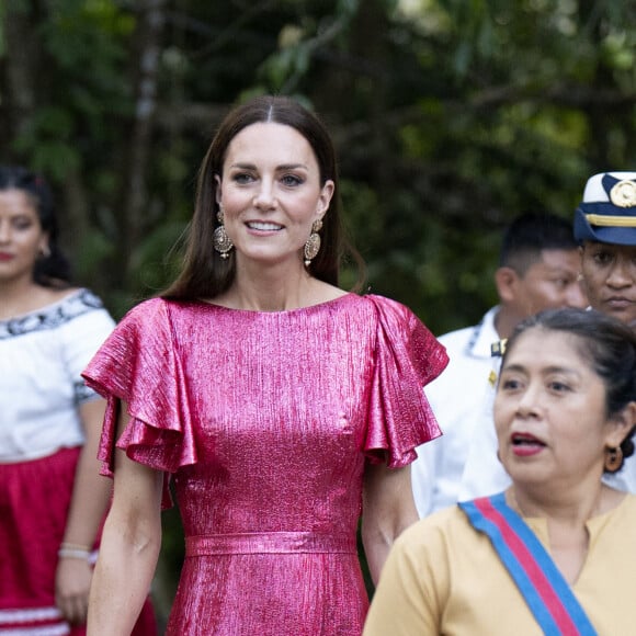 Le prince William et sa femme Kate Middleton lors d'une réception spéciale dans les ruines mayas de Cahal Pech à San Ignacio, au Belize, organisée par Froyla Tzalam, le 21 mars 2022. 