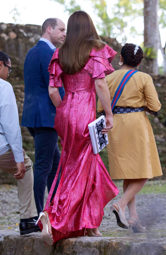 Le prince William et sa femme Kate Middleton lors d'une réception spéciale dans les ruines mayas de Cahal Pech à San Ignacio,  au Belize, organisée par Froyla Tzalam, le 21 mars 2022.