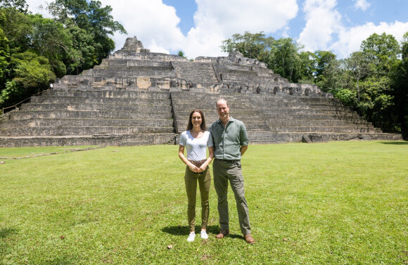 Le prince William et sa femme Kate Middleton visitent Caracol, un ancien site archéologique maya au plus profond de la jungle dans la forêt de Chiquibul au Belize, le 21 mars 2022. 