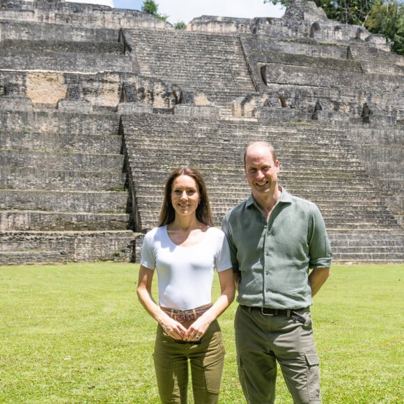 Le prince William et sa femme Kate Middleton visitent Caracol, un ancien site archéologique maya au plus profond de la jungle dans la forêt de Chiquibul au Belize, le 21 mars 2022. 