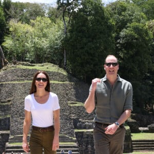 Le prince William et sa femme Kate Middleton visitent Caracol, un ancien site archéologique maya au plus profond de la jungle dans la forêt de Chiquibul au Belize, le 21 mars 2022. 