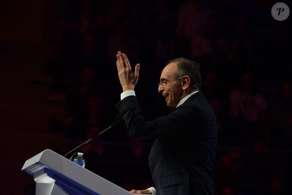 Eric Zemmour, candidat du parti "Reconquête!" à l'élection présidentielle 2022 en meeting de campagne à Metz, France, le 18 mars 2022.