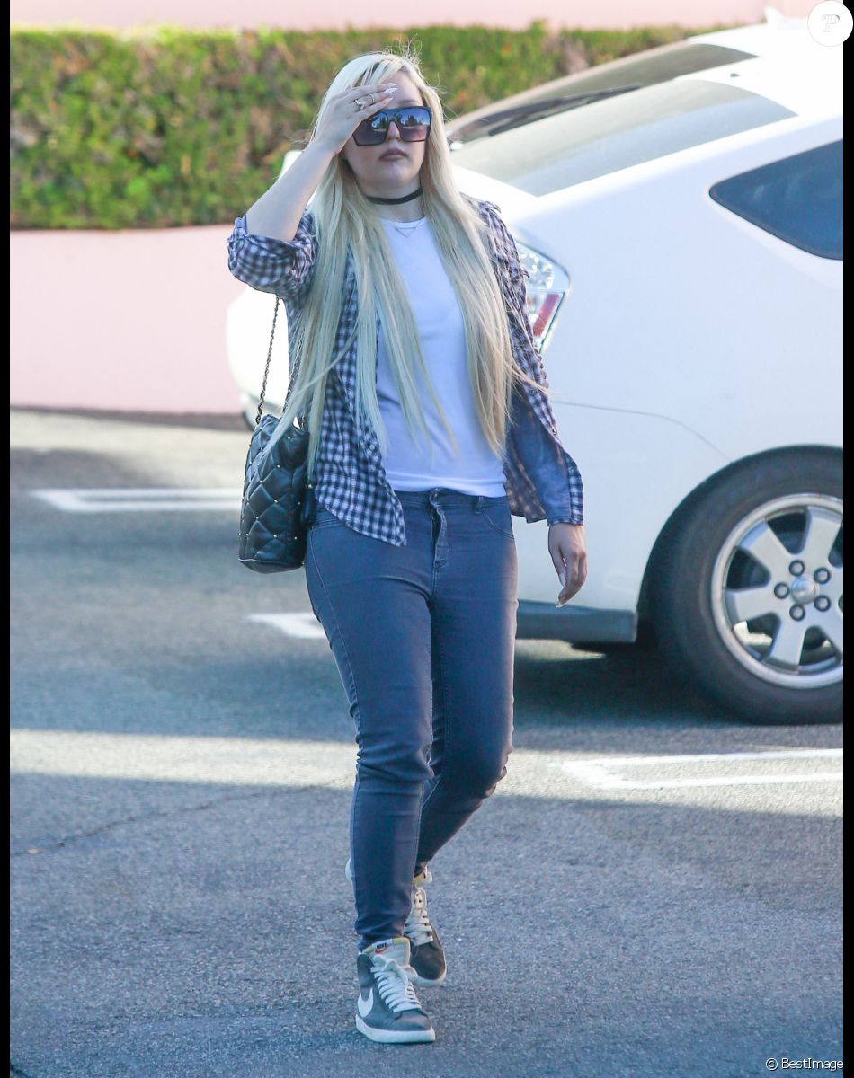 Amanda Bynes dans les rues de West Hollywood