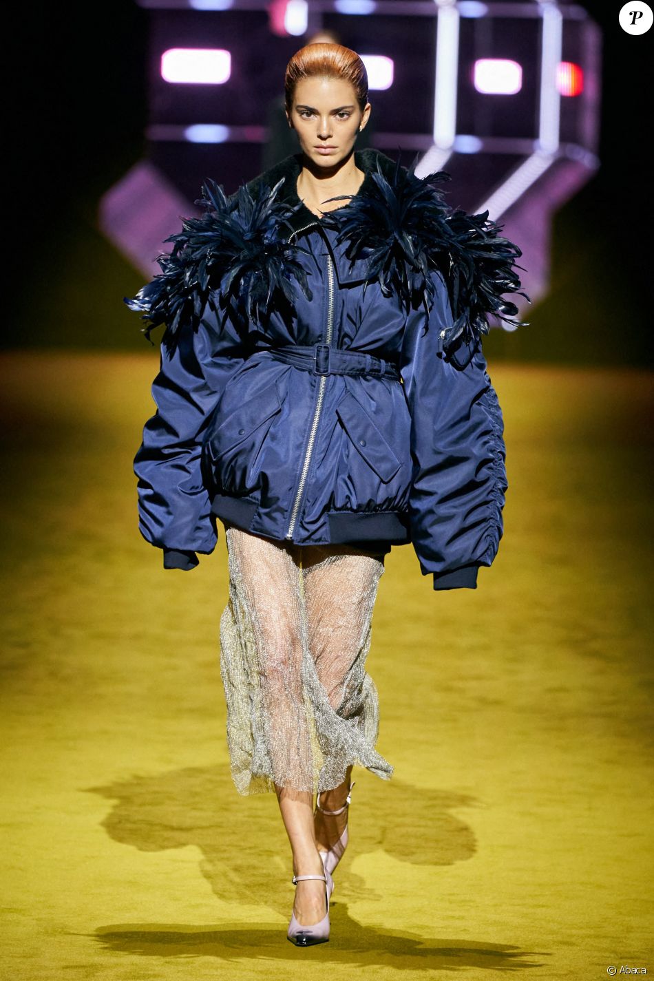 Kendall Jenner lors du défilé Prada, collection automne-hiver 2022-2023 à  Milan. - Purepeople