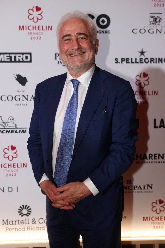 Le Chef Guy Savoy au théâtre de Cognac lors de la cérémonie de remise des prix du Guide Rouge Michelin 2022 à Cognac le 22 mars 2022. © Jean-Marc Lhomer / Bestimage