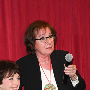 Anny Duperey et Marie-Paule Belle - L'académie Alphonse Allais intronise E. Naulleau, MP Belle et J. Santamaria au cabaret "La Cremaillère" à Paris le 21 mars 2022. © Coadic Guirec/Bestimage