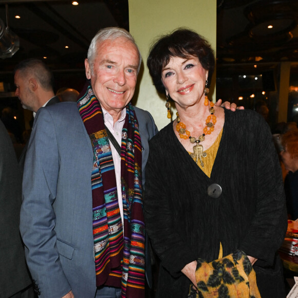 Pierre Douglas et Anny Duperey - L'académie Alphonse Allais intronise E. Naulleau, MP Belle et J. Santamaria au cabaret "La Cremaillère" à Paris le 21 mars 2022. © Coadic Guirec/Bestimage