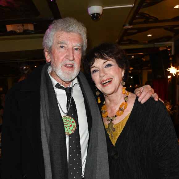 Patrick Préjean et Anny Duperey - L'académie Alphonse Allais intronise E. Naulleau, MP Belle et J. Santamaria au cabaret "La Cremaillère" à Paris le 21 mars 2022. © Coadic Guirec/Bestimage