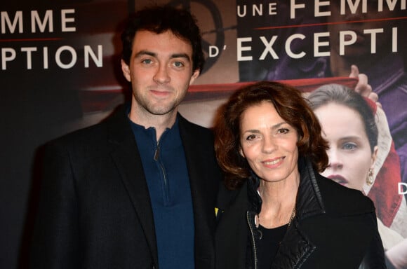 Elizabeth Bourgine et son fils Jules Miesch - Avant-première du film "Une femme d'Exception" au cinéma Gaumont Opéra Capucines à Paris, le 4 décembre 2018. © Veeren/Bestimage 