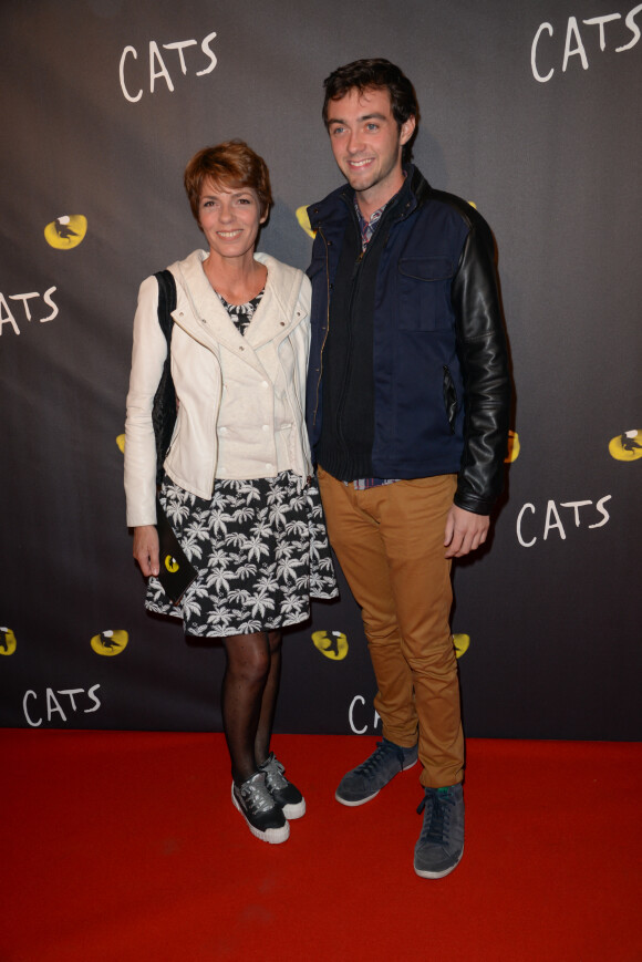 Elizabeth Bourgine et son fils Jules - Première de la comédie musicale "Cats" au théâtre Mogador à Paris, le 1er octobre 2015.