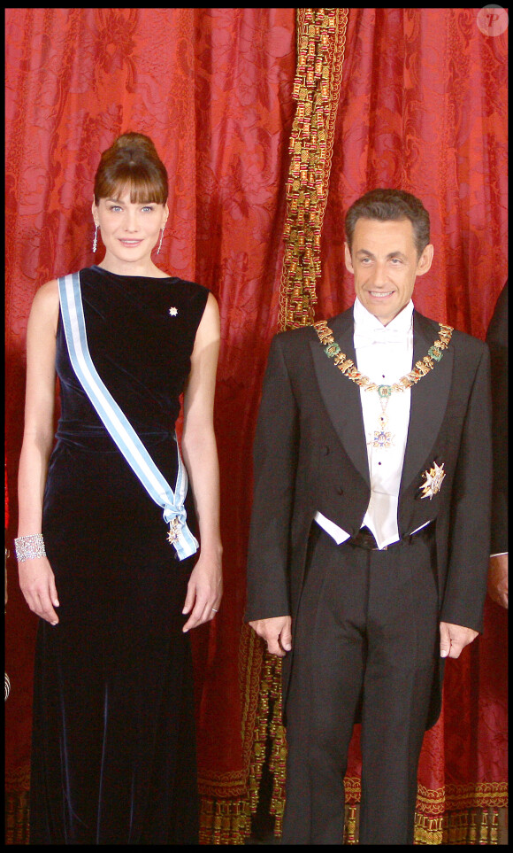 Nicolas Sarkozy et Carla Bruni lors du dîner donné à l'honneur du président français au Palais Royal à Madrid, Espagne en 2009