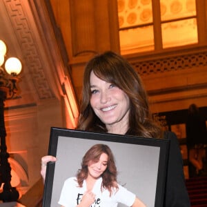 Exclusif - Carla Bruni-Sarkozy - Dîner des "Femmes Culottées" Etam au Musée de la Monnaie à Paris le 22 mars 2022. © Rachid Bellak/Bestimage