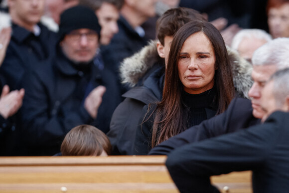 Nathalie Marquay-Pernaut - Sorties des obsèques de Jean-Pierre Pernaut en la Basilique Sainte-Clotilde à Paris.© Aurelien Morissard/Panoramic/Bestimage 