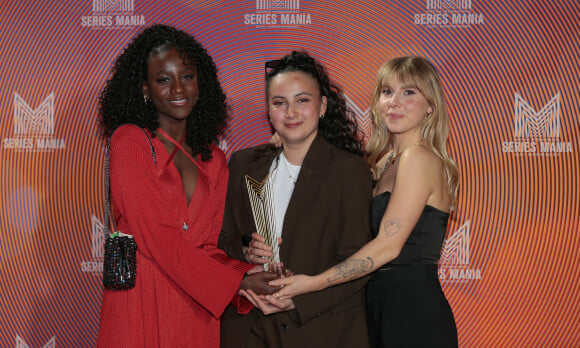 Assa Sylla, Charlie Loiselier, Inès Ouchaaou - Cérémonie de clôture du festival Séries Mania à Lille le 25 mars 2022. © Stéphane Vansteenkiste/Bestimage 