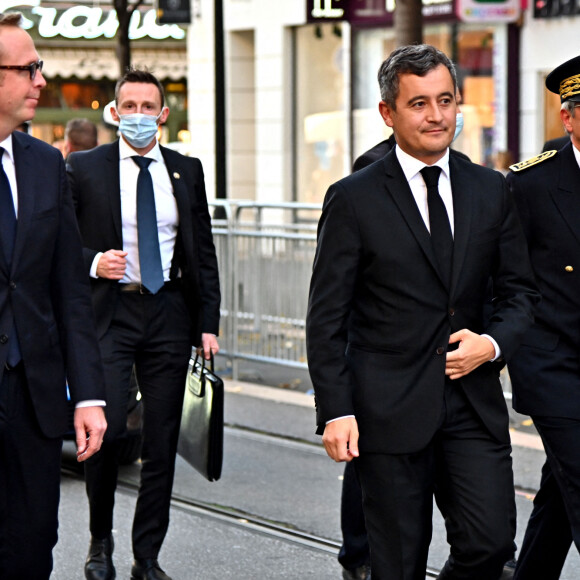 Gérald Darmanin, le ministre de l'intérieur, et Bernard Gonzalez, le préfet des Alpes-Maritimes, durant l'hommage aux victimes de l'attentat du 29 octobre 2020, en la Basilique Notre-Dame de l'Assomption à Nice, le 29 octobre 2021.