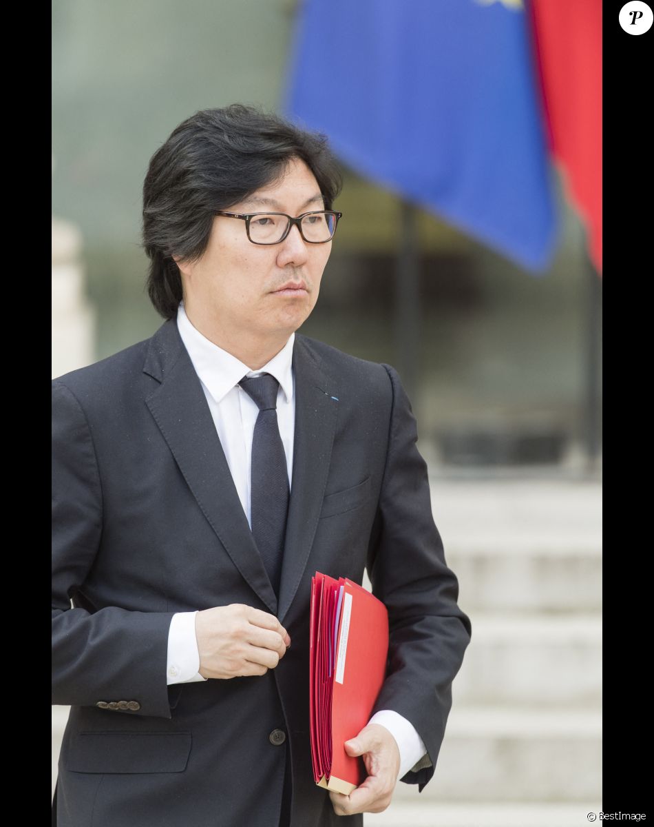 ean-Vincent Placé, secrétaire d'Etat chargé de la réforme de l'Etat et de la simplification - Sorties du conseil des ministres au palais de l'Elysée à Paris, le 26 avril 2017. © Pierre Pérusseau