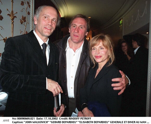 John Malkovich, Gérard Depardieu et Elisabeth Depardieu, Générale et dîner au Man Ray Hysteria