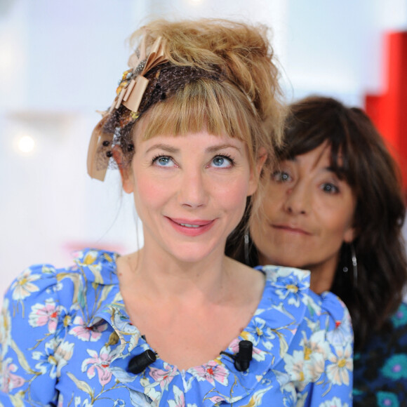 Julie Depardieu et Romane Bohringer - Enregistrement de l'émission "Vivement Dimanche" au Studio Gabriel à Paris, qui sera diffusée le 23 septembre sur France 2. Le 17 septembre 2018 © Guillaume Gaffiot / Bestimage 