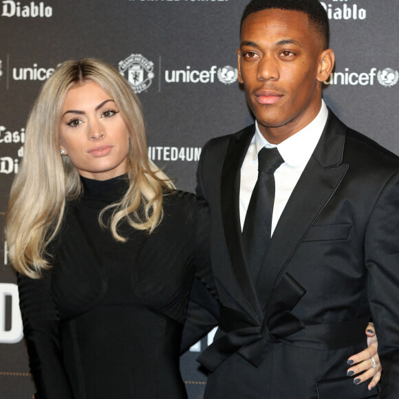 Anthony Martial et sa compagne Mélanie Da Cruz lors du dîner de gala "United For Unicef" à Manchester. 