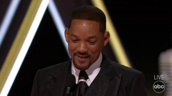"J'ai le coeur brisé" : Will Smith démissionne de l'Académie des Oscars après avoir frappé Chris Rock !