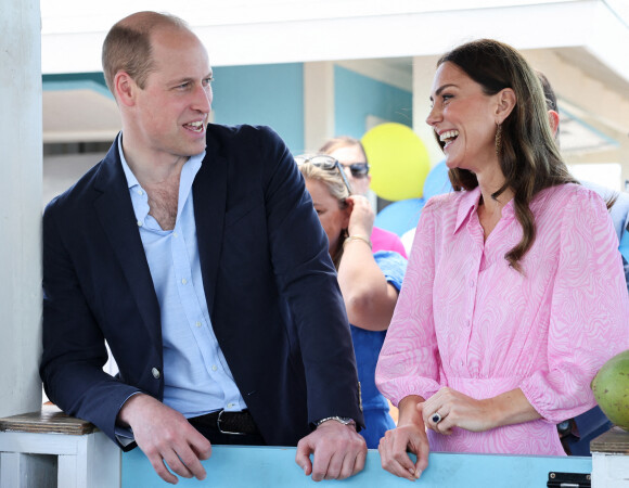 Le prince William et Kate Middleton visitent "Fish Fry" à Abaco, le 26 mars 2022.