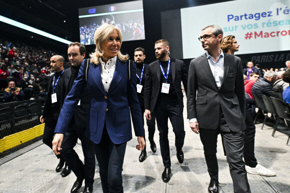 La première dame Brigitte Macron - Le président de la République française et candidat du parti centriste La République en marche (LREM) à la réélection a effectué son premier grand meeting de campagne de la Défense Arena à Nanterre, France, le 2 Avril 2022