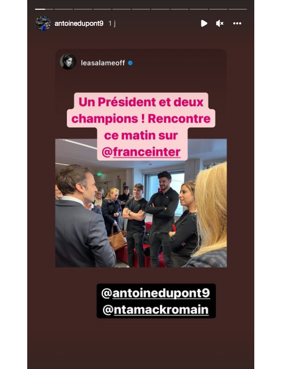 Antoine Dupont, Romain Ntamack et le président de la République, Emmanuel Macron.